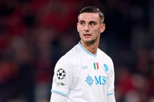 بنفيكا يضع لورينزو لوكا على قائمة اهتمامه بعد موسم مخيب مع نابولي