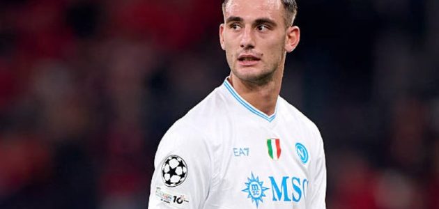 بنفيكا يضع لورينزو لوكا على قائمة اهتمامه بعد موسم مخيب مع نابولي